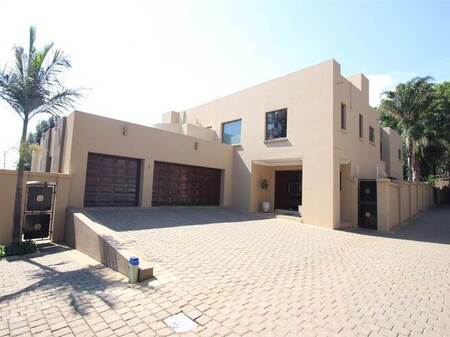 4 Bed Cluster in Bedfordview