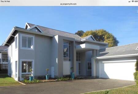 4 Bed Duplex in Hillcrest Central