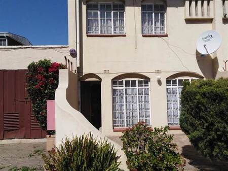 3 Bed Duplex in Vereeniging Central