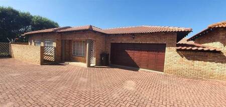 3 Bed Cluster in New Redruth