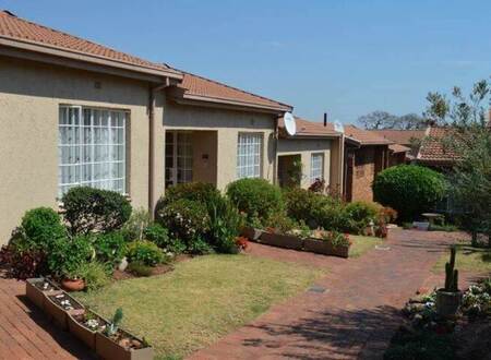 3 Bed Simplex in Bedford Park