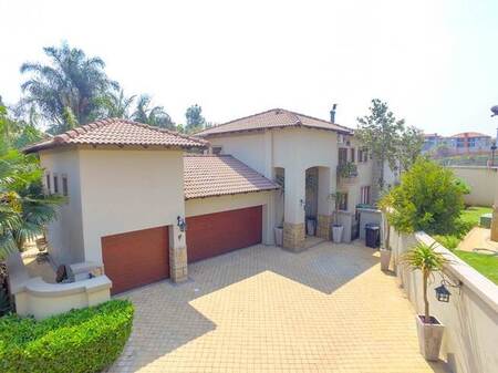 4 Bed Cluster in Bedfordview