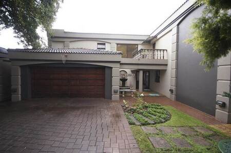 4 Bed Duplex in Oriel