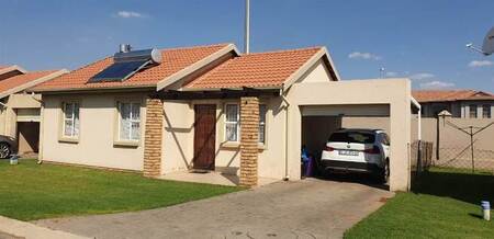 3 Bed Simplex in Helderwyk