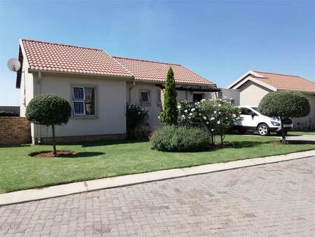 3 Bed Simplex in Helderwyk