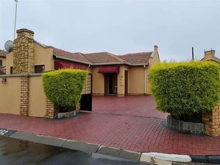 3 Bed Cluster in Hughes