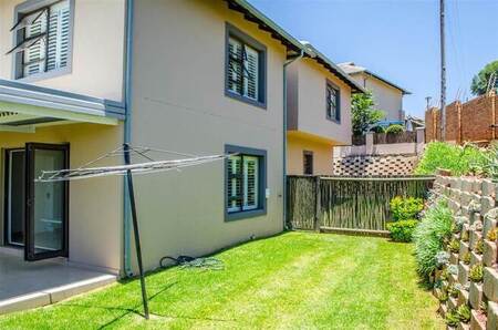 3 Bed Duplex in Chancliff Ridge