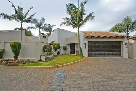 4 Bed Cluster in Bedfordview