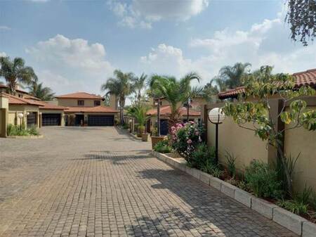 3 Bed Cluster in Bedfordview