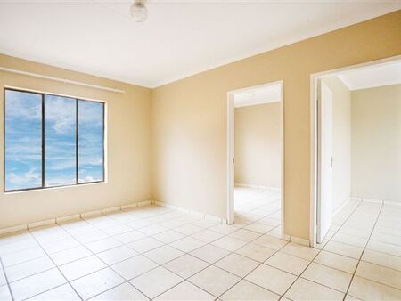 2 Bedroom Flat in Roodepoort Central