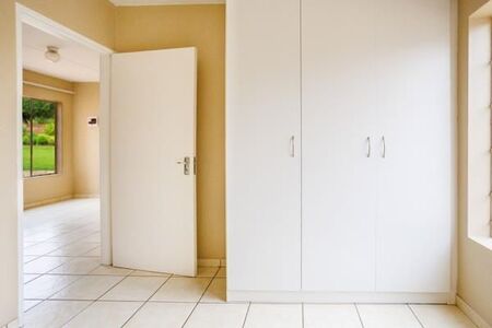 2 Bedroom Flat in Roodepoort Central