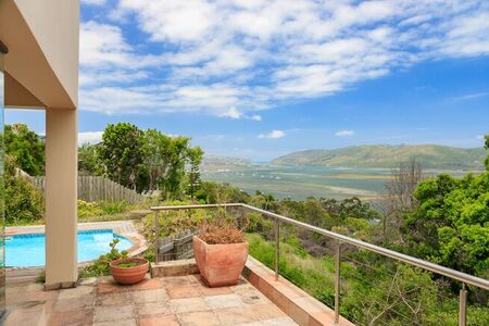 4 Bedroom Freestanding For Sale in Paradise