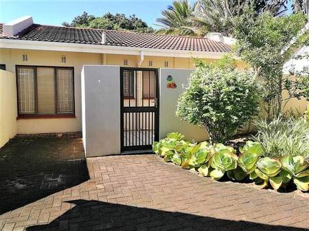 2 Bed Townhouse in Scottburgh South
