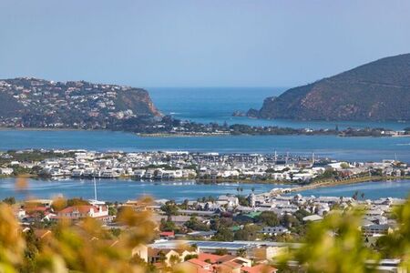 5 Bedroom Freestanding For Sale in Knysna Heights