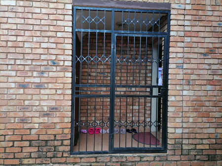 Town house for rent in Akasia Amandasig with two neat and spacious bedroom