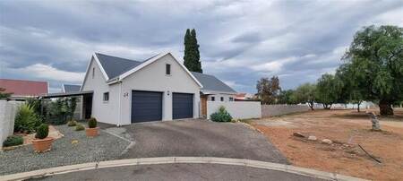 2 Bed Cluster in Oudtshoorn