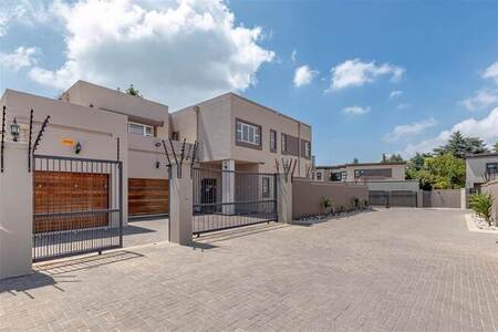 4 Bed Cluster in Senderwood