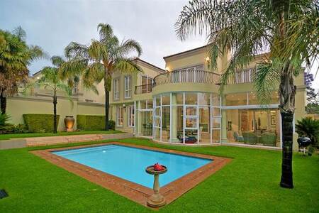 5 Bed Cluster in Bedfordview