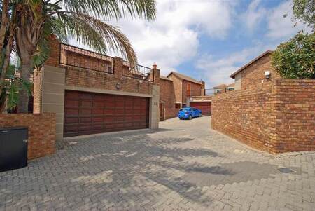 4 Bed Duplex in Meyersdal
