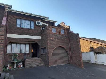 3 Bed Duplex in Fairbreeze