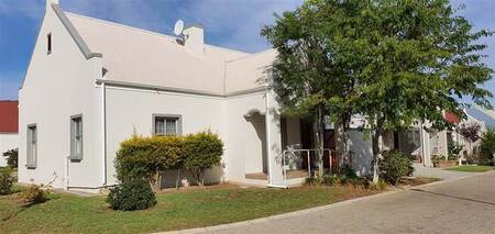 2 Bed Cluster in Oudtshoorn