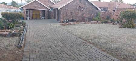 3 Bed Simplex in Fochville