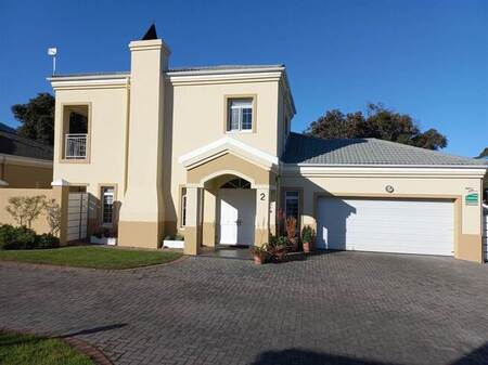 3 Bed Cluster in Kleinmond