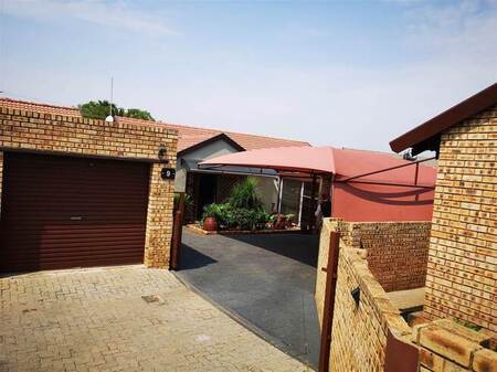 3 Bed Cluster in Albemarle