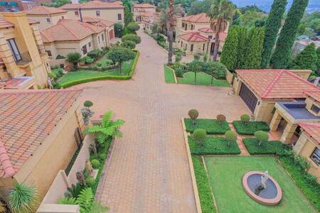 5 Bed Cluster in Jordaan park