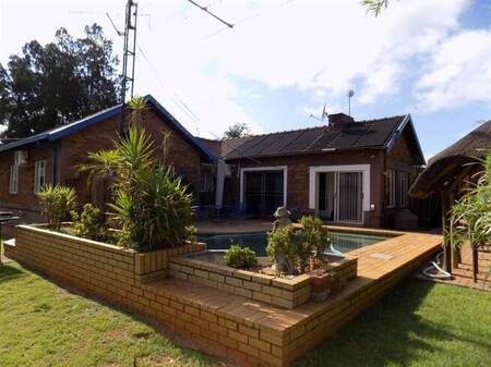 3 Bed Simplex in Carletonville