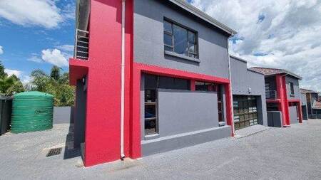 3 Bed Duplex in Aviary Hill