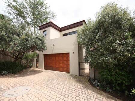 3 Bed Cluster in Featherbrooke Estate