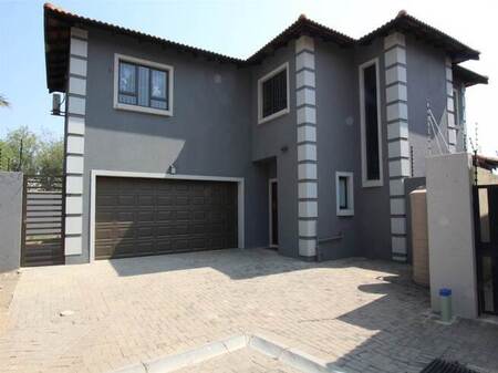 3 Bed Cluster in Bedfordview