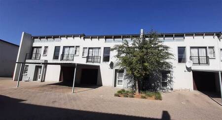 3 Bed Duplex in Albertsdal