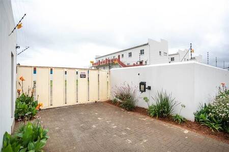 2 Bed Duplex in Mayberry Park