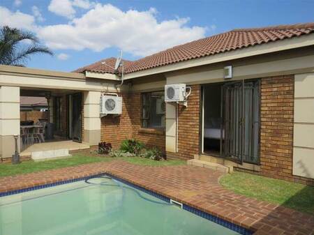 4 Bed Cluster in Newmarket Park