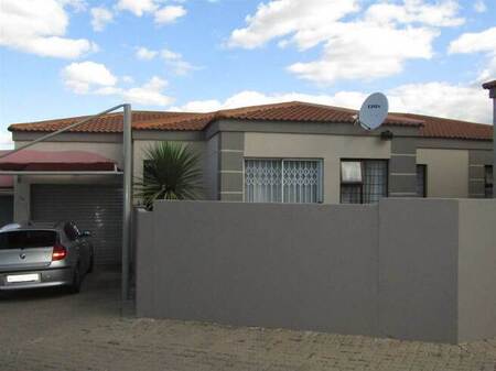 3 Bed Cluster in Meyersdal