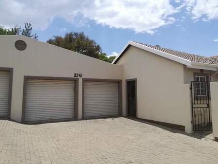 Townhouse Rental Monthly in Amandasig