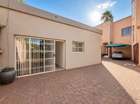 One Bedroom Garden Cottage  to rent in Rosebank,  Houghton Estate
