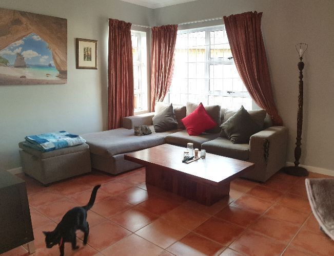 House Share for 1 Person 1 Bedroom Durbanville, The Crest RentUncle