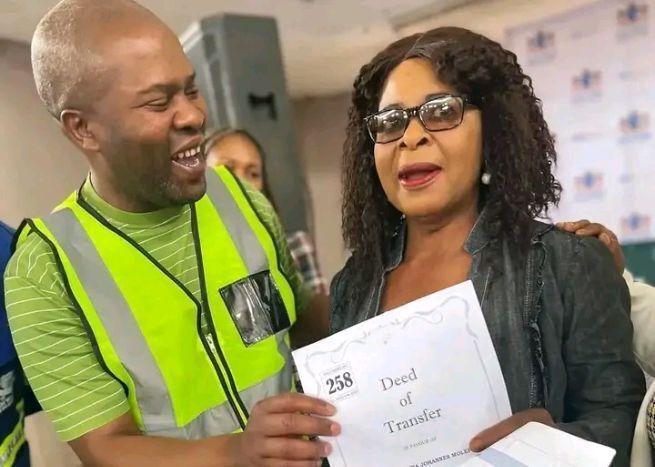 Serene Diepsloot Mother, Daughter Allege R300k Rdp House Sale Scam Photo Concept Serene Diepsloot Mother, Daughter Allege R300k Rdp House Sale Scam Photo Concept