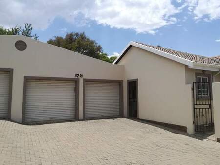 Townhouse Rental Monthly in Amandasig
