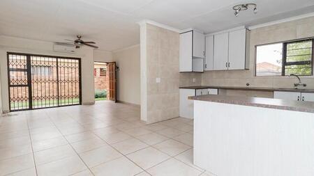 2 Bedroom cluster for sale in Southdowns Estate, Alberton