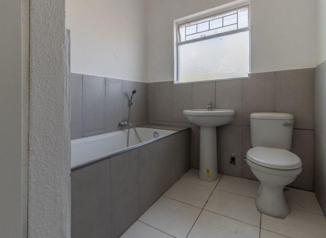 1 bedroom 13 Voortrekker Rd, Boston Bellville, Cape Town, 7530, Bellville Central | RentUncle