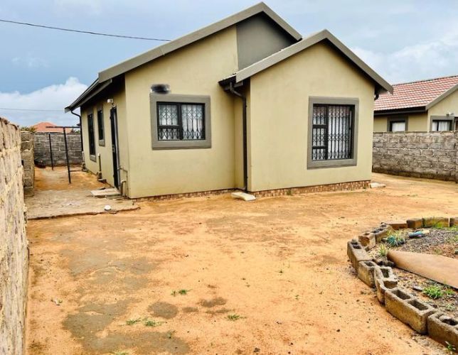 Rdp house for sale 0648886043, Tokoza RentUncle