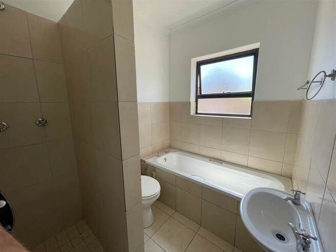 2 Bed Apartment in Bellville Central, Cape Town City Centre | RentUncle