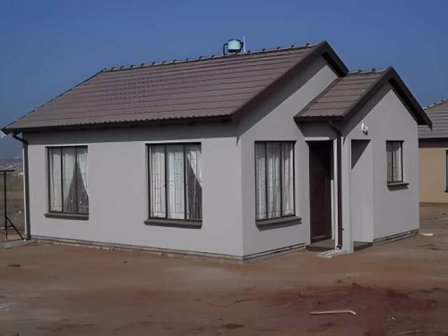 Rdp house for sale at soweto 0648886043, Alexandra | RentUncle