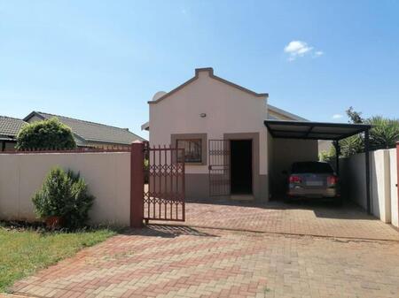Townhouse Rental Monthly in Hesteapark