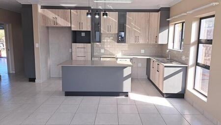 3 Bedroom duet for sale in Seemeeu Park, Mossel Bay