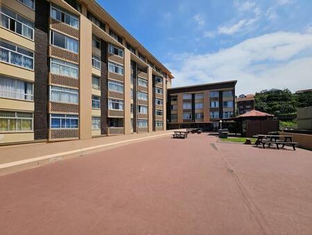 2 Bedroom Apartment in Amanzimtoti